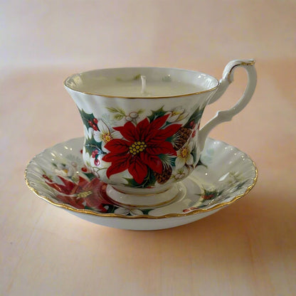 Pointsetta Teacup Candle